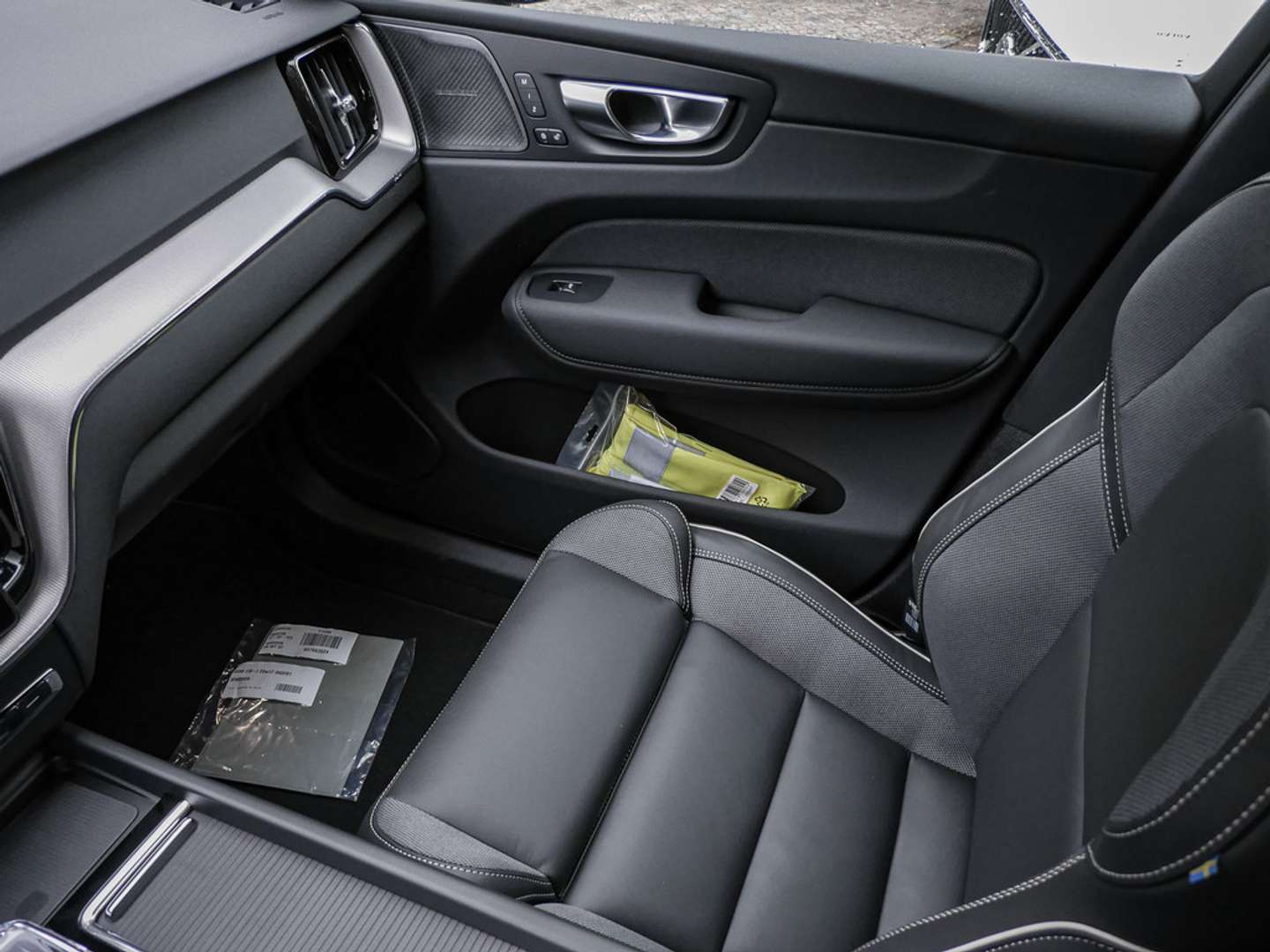 Volvo XC60 Plus T8 - 2025 - Joinsteer - #13