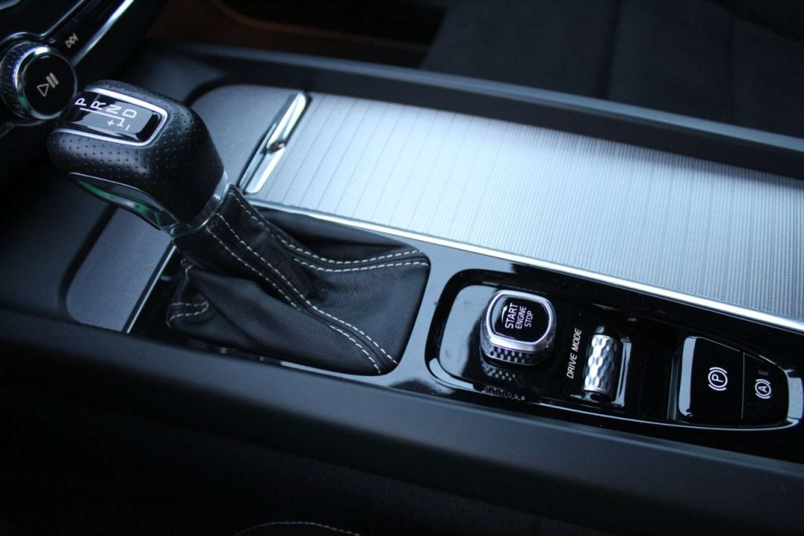 Volvo XC60 R-Design D4 - 2019 - Joinsteer - #10