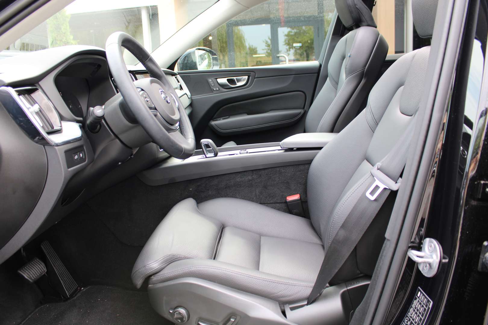 Volvo XC60 Plus Bright 2.0 T6 Plug-in Hybrid - 2023 - Joinsteer - #9