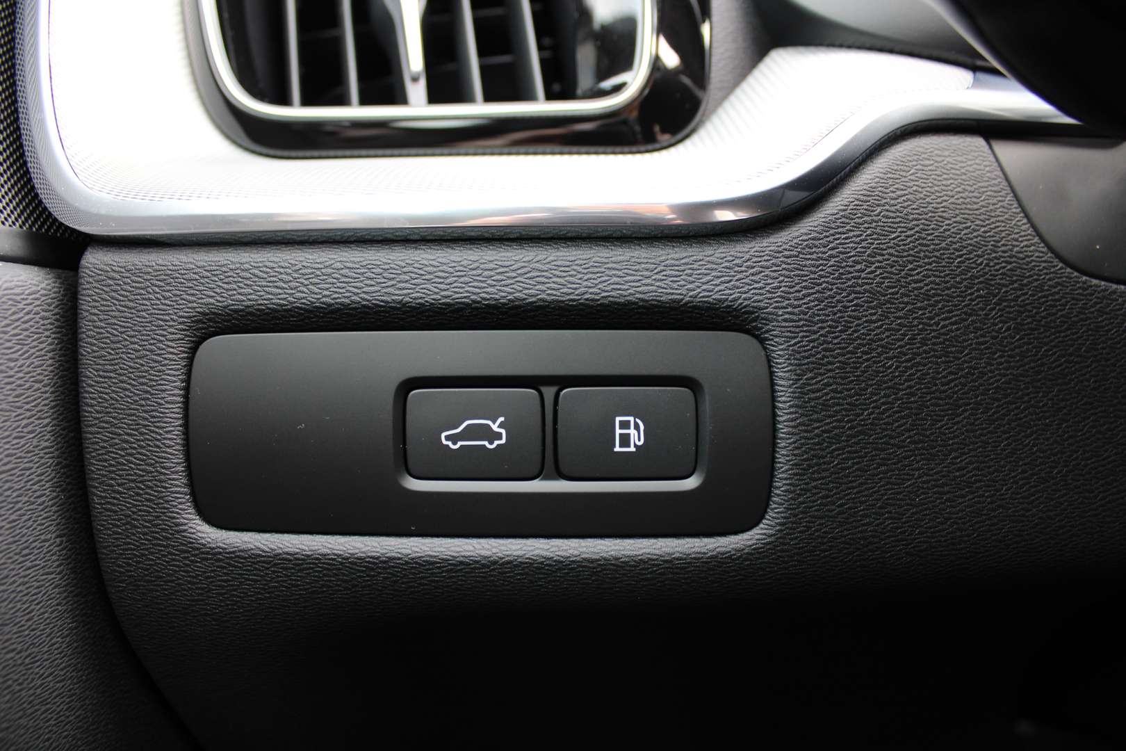 Volvo XC60 Plus Bright 2.0 T6 Plug-in Hybrid - 2023 - Joinsteer - #13