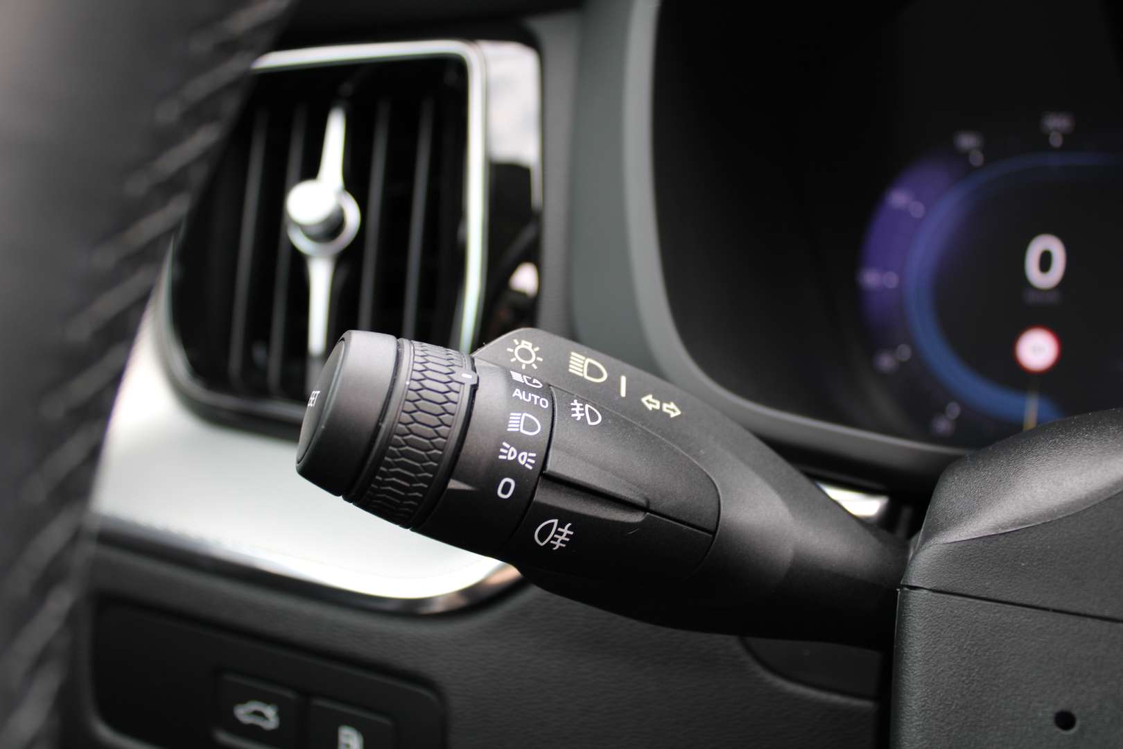 Volvo XC60 Plus Bright 2.0 T6 Plug-in Hybrid - 2023 - Joinsteer - #17