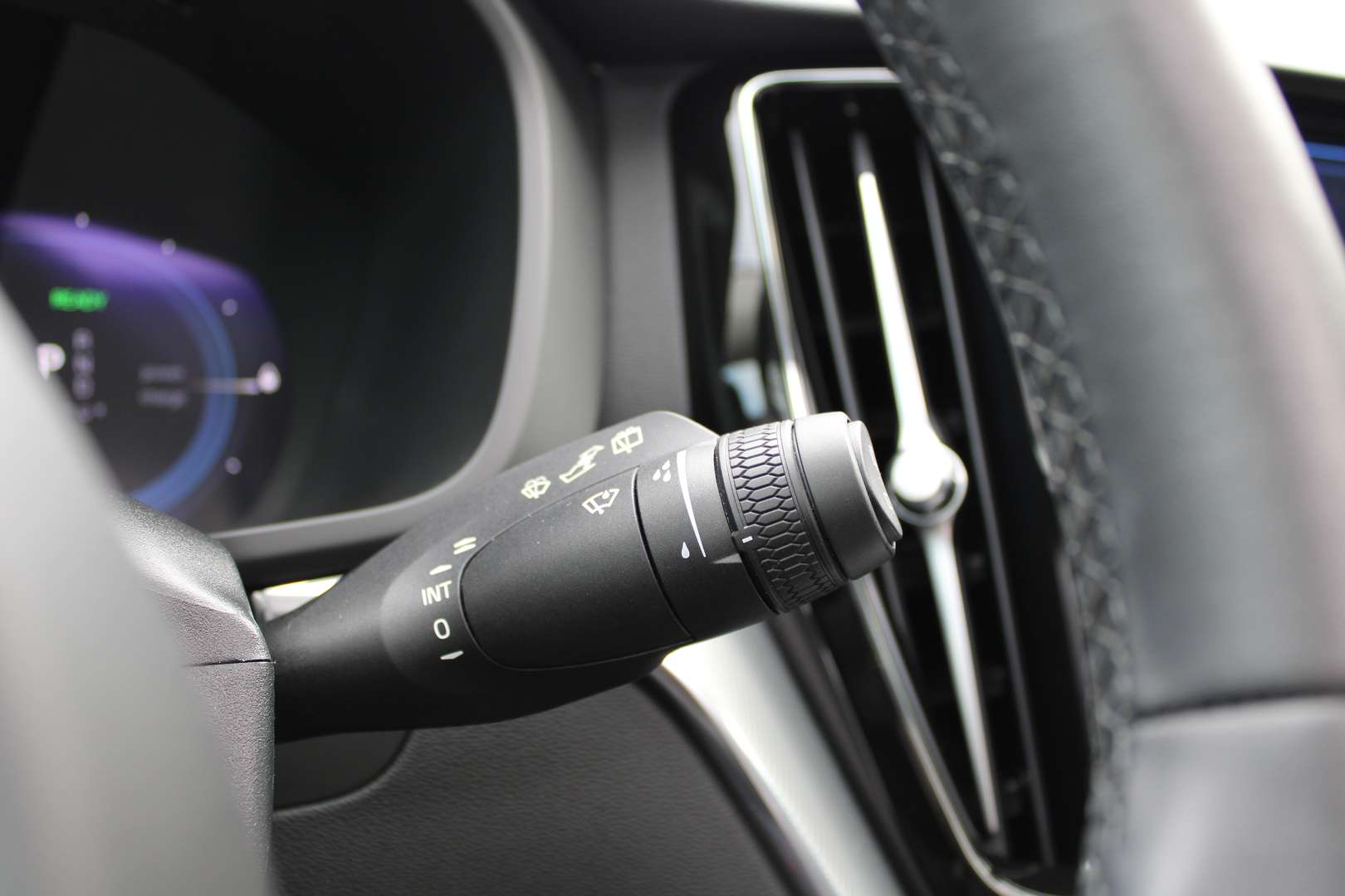 Volvo XC60 Plus Bright 2.0 T6 Plug-in Hybrid - 2023 - Joinsteer - #18