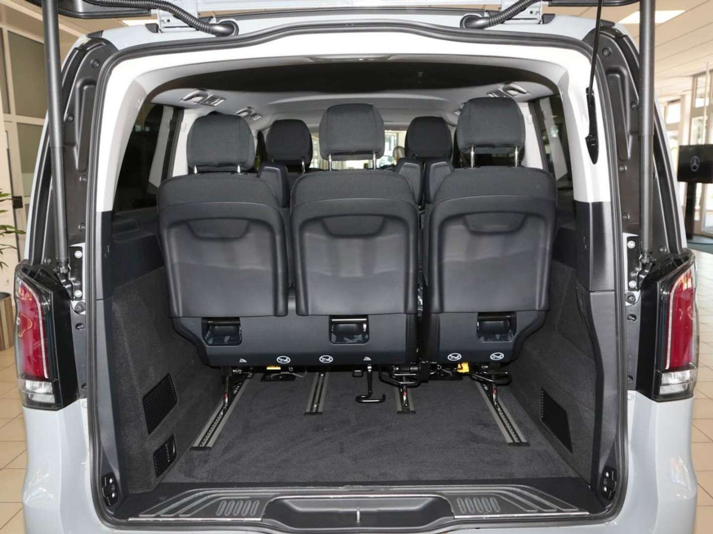 Mercedes V-Class STYLE 300 D - 2025 - Joinsteer - #5