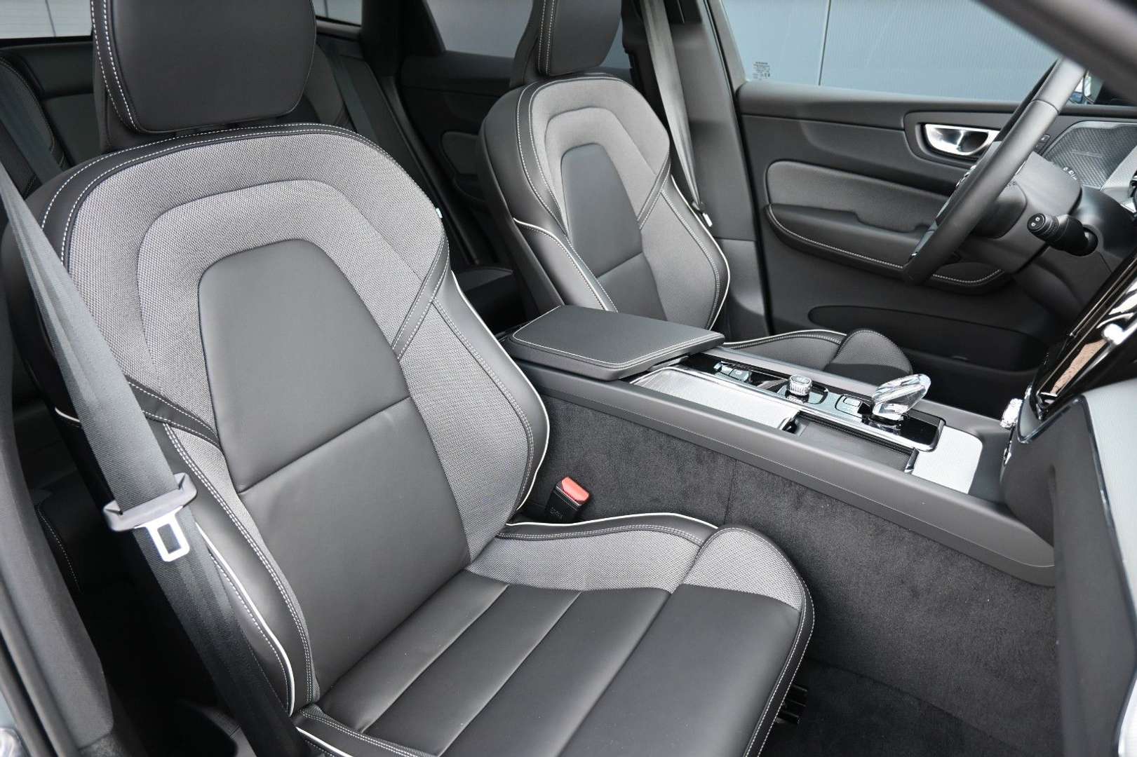 Volvo XC60 Ultra B5B AWD - 2025 - Joinsteer - #10