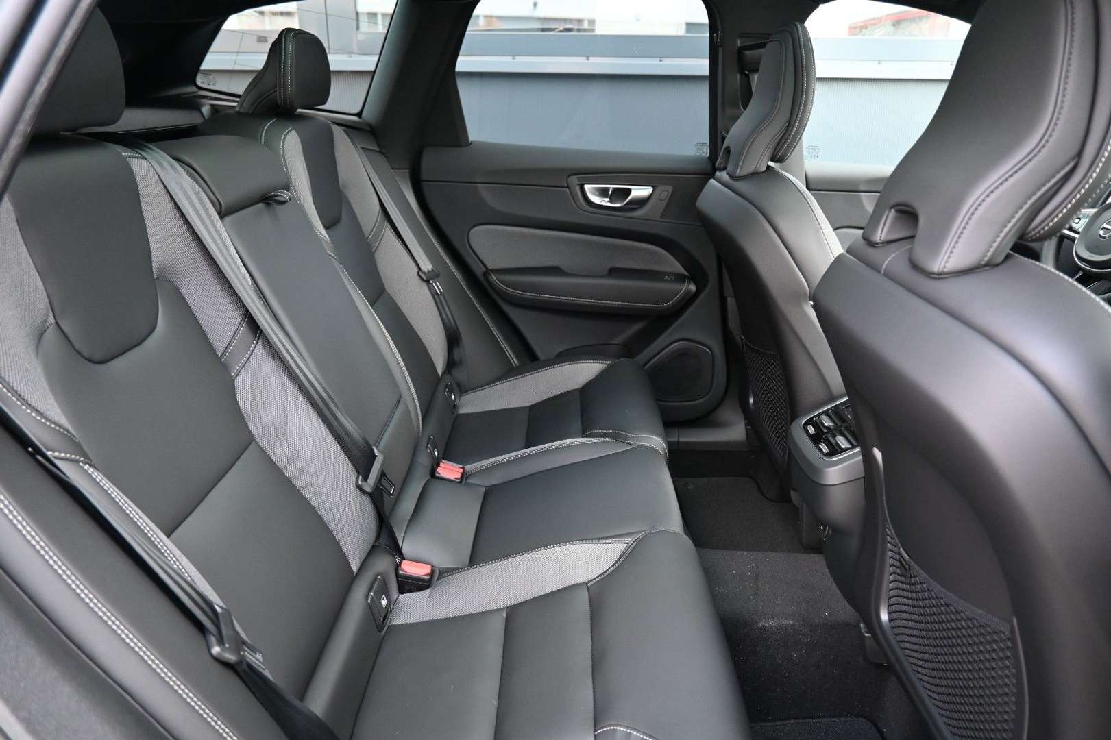 Volvo XC60 Ultra B5B AWD - 2025 - Joinsteer - #11