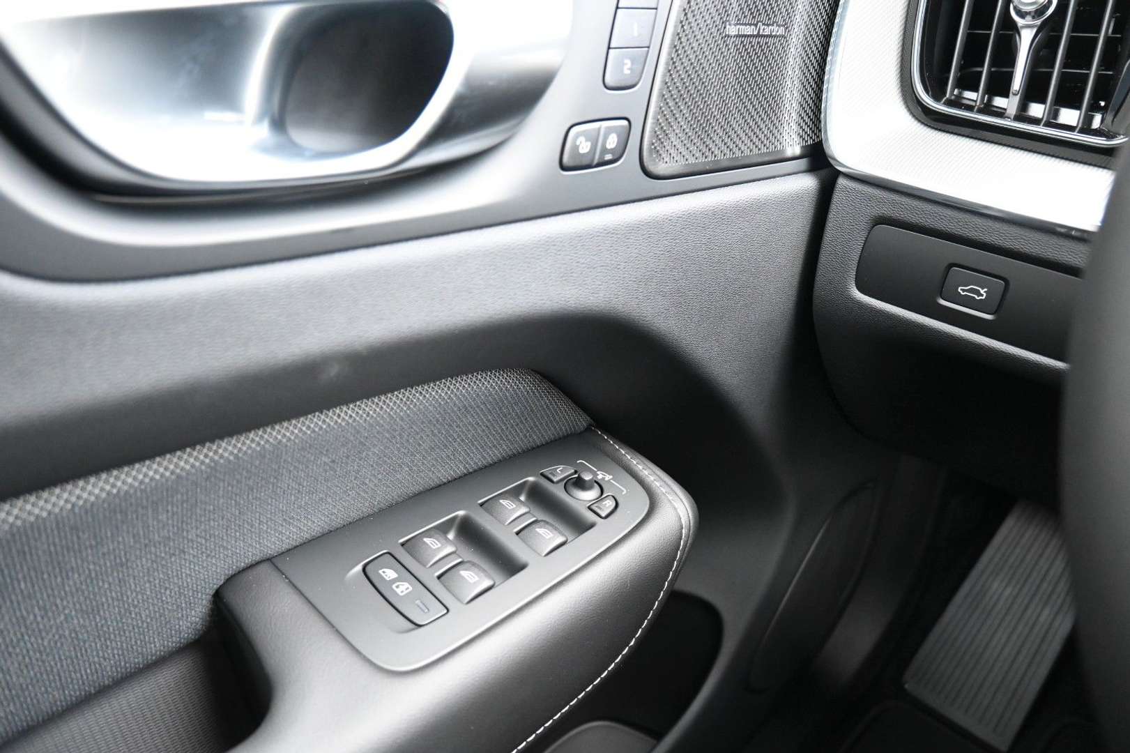 Volvo XC60 Ultra B5B AWD - 2025 - Joinsteer - #22