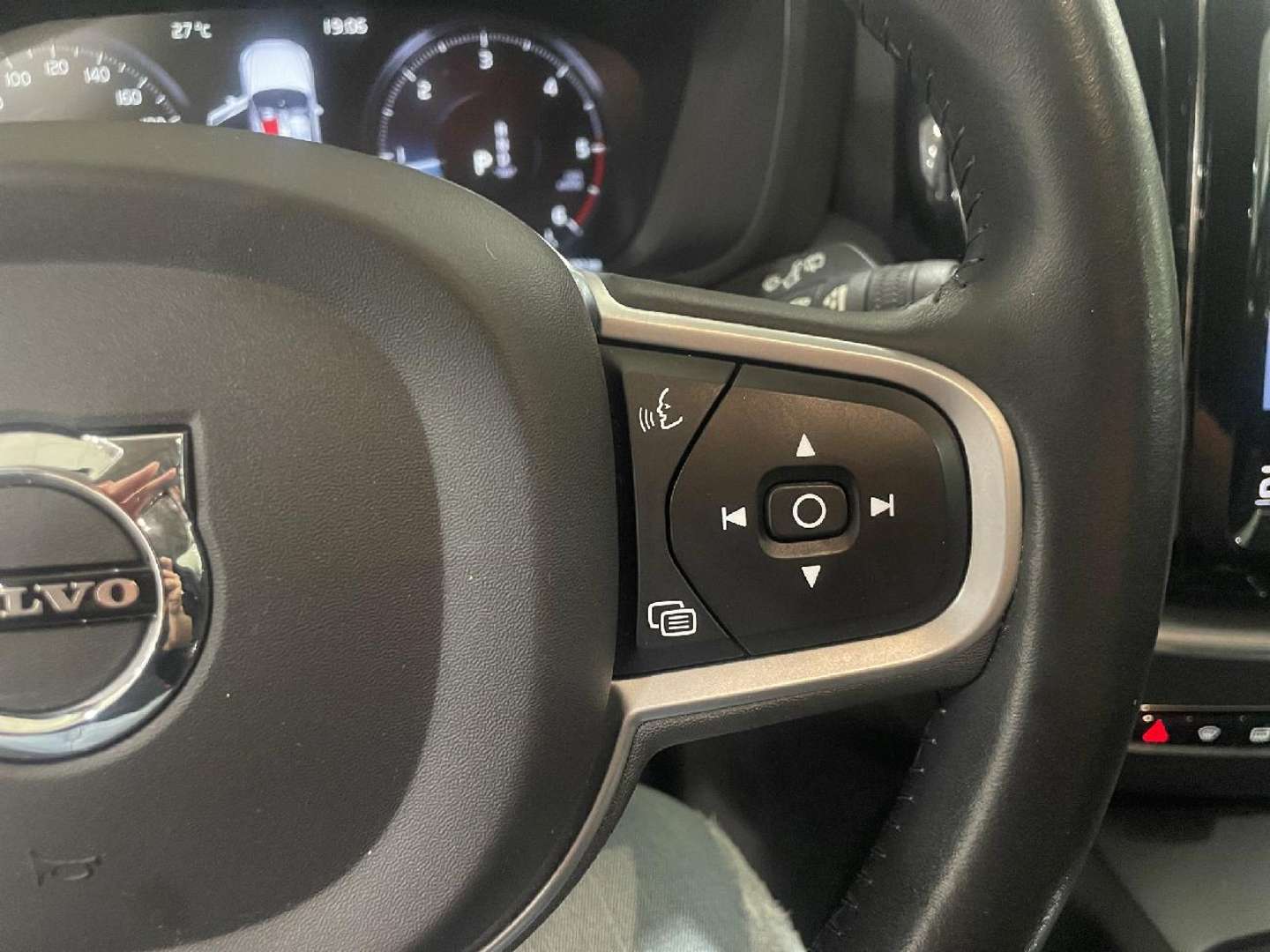 Volvo XC60 Momentum B4 - 2020 - Joinsteer - #24