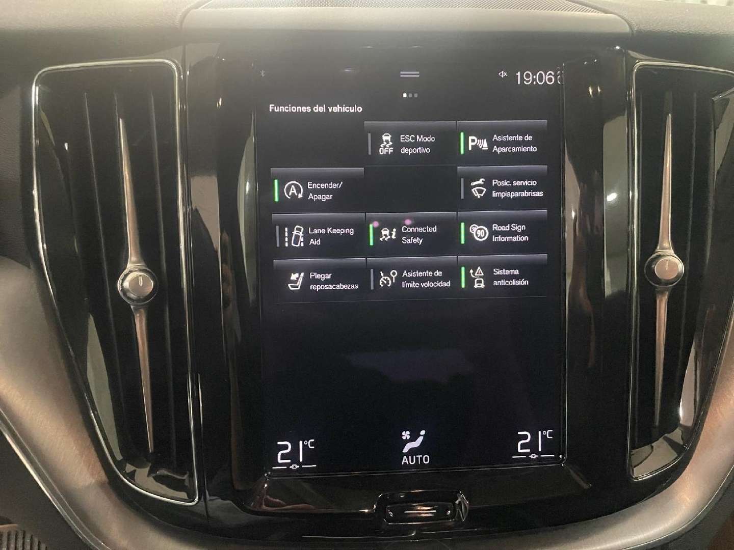 Volvo XC60 Momentum B4 - 2020 - Joinsteer - #27