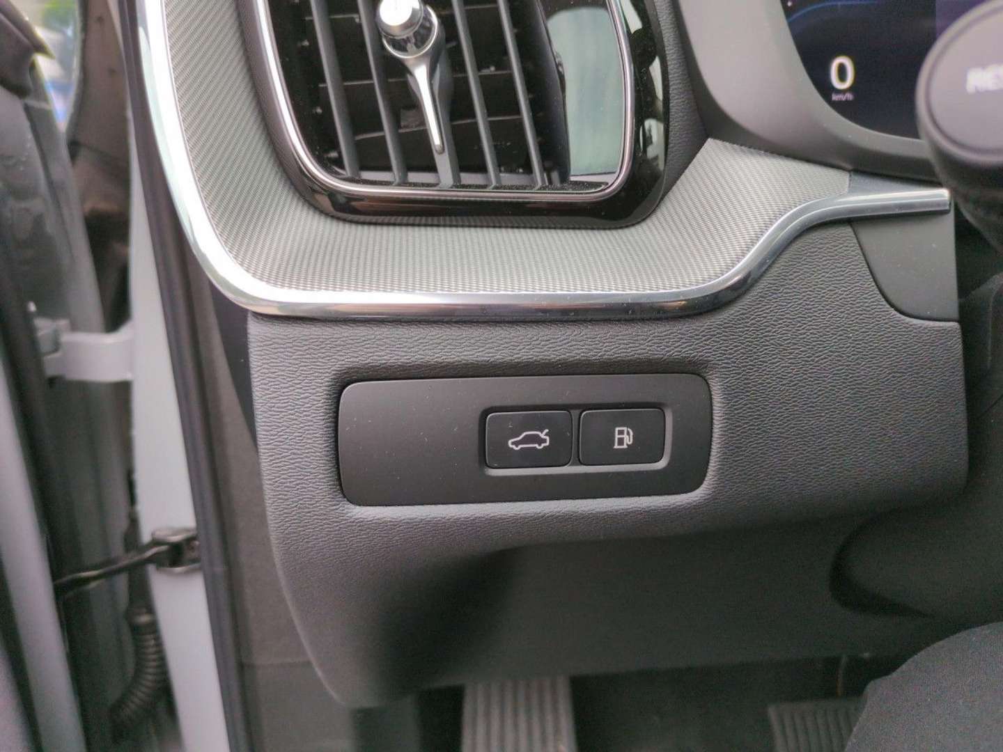 Volvo XC60 Plus Dark Recharge Plug-In Hybrid - 2025 - Joinsteer - #14