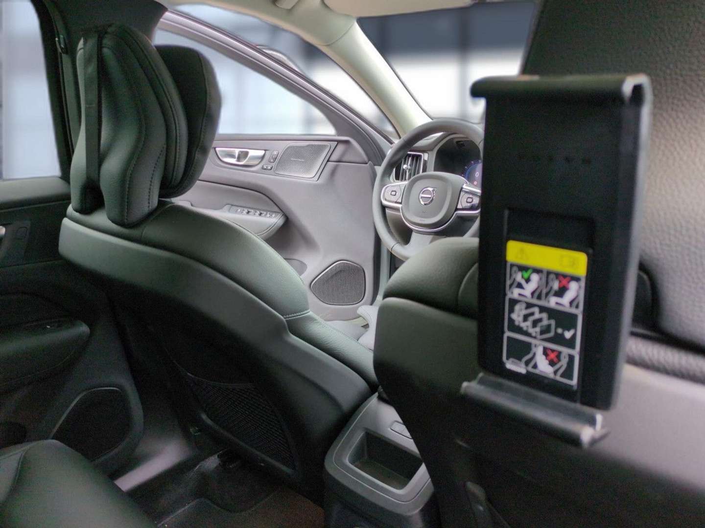 Volvo XC60 Plus Dark Recharge Plug-In Hybrid - 2025 - Joinsteer - #19