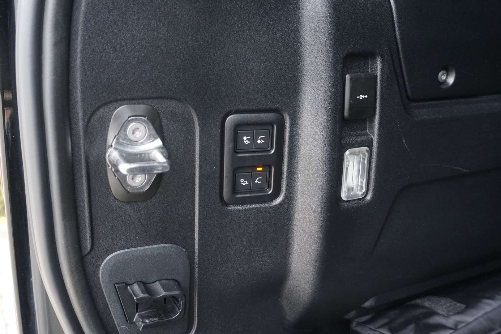 Land Rover Defender AWD P400e - 2023 - Joinsteer - #21