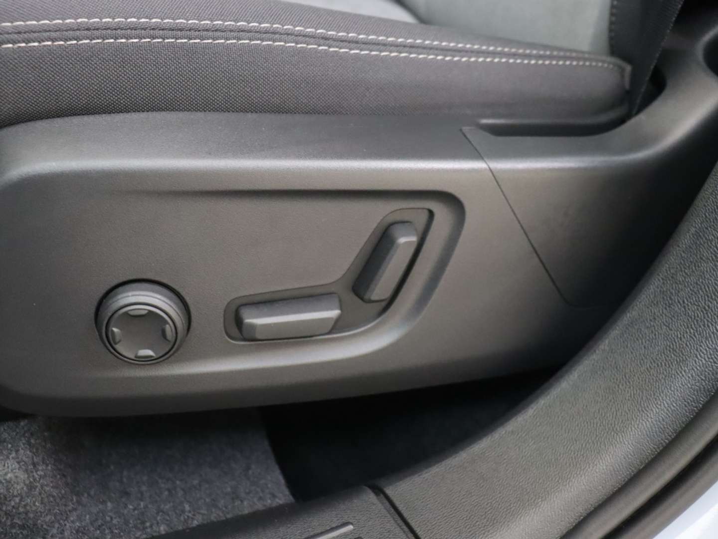 Volvo XC40 Plus B4 - 2024 - Joinsteer - #15