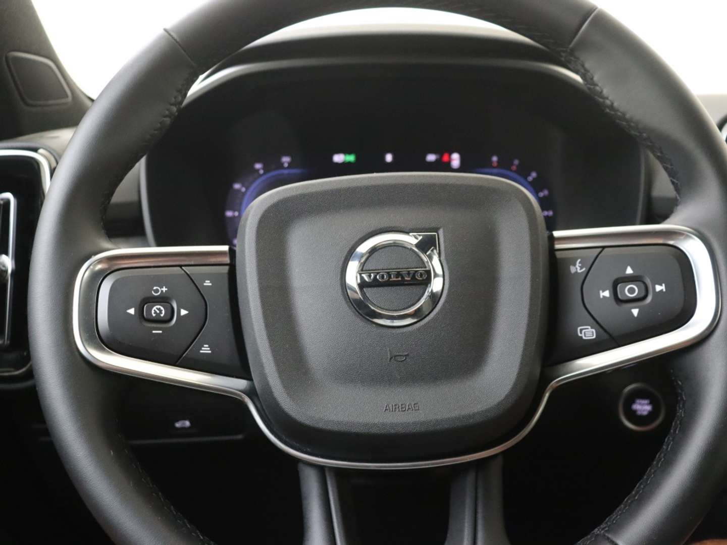 Volvo XC40 Plus B4 - 2024 - Joinsteer - #19