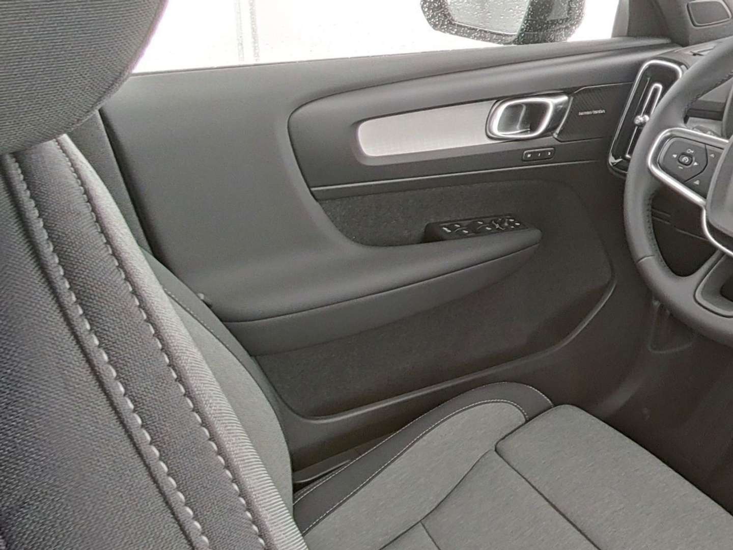 Volvo XC40 Plus B3 - 2025 - Joinsteer - #14