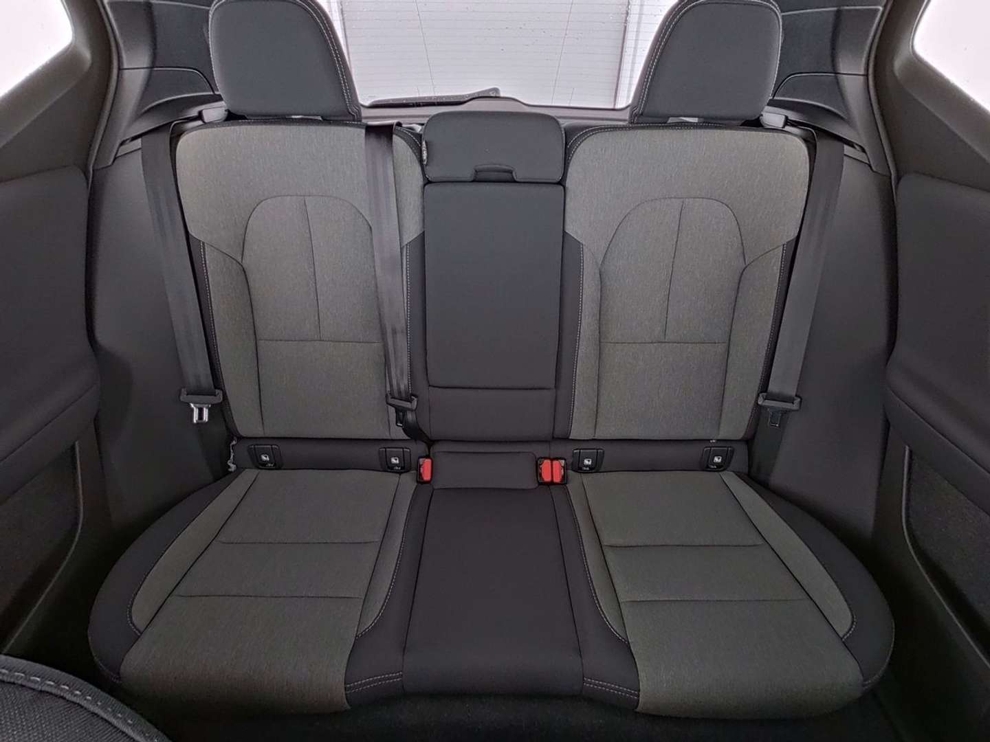 Volvo XC40 Plus B3 - 2025 - Joinsteer - #15