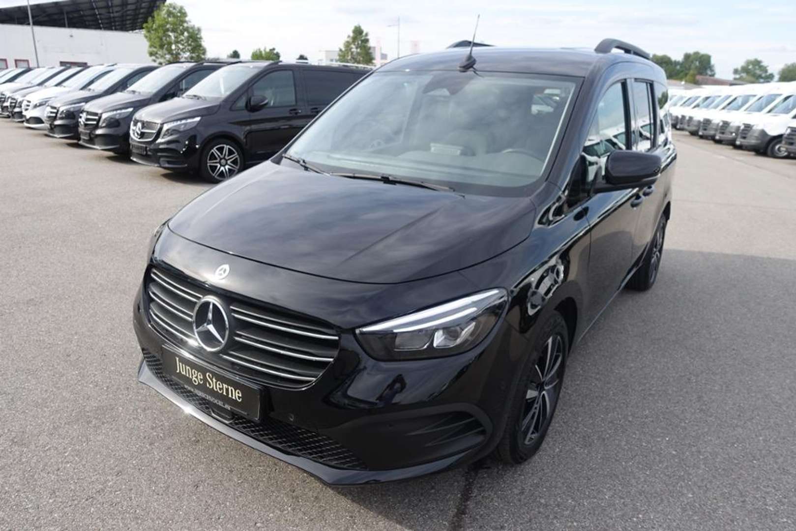 Mercedes T-Class Progressive Edition T 180 D - 2025 - Joinsteer - #1