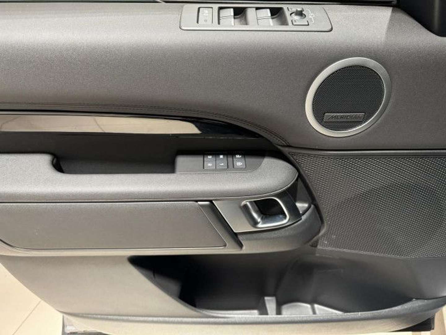 Land Rover Discovery S D350 - 2024 - Joinsteer - #13