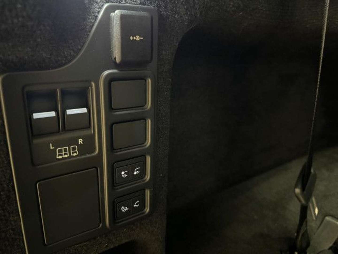 Land Rover Discovery S D350 - 2024 - Joinsteer - #19