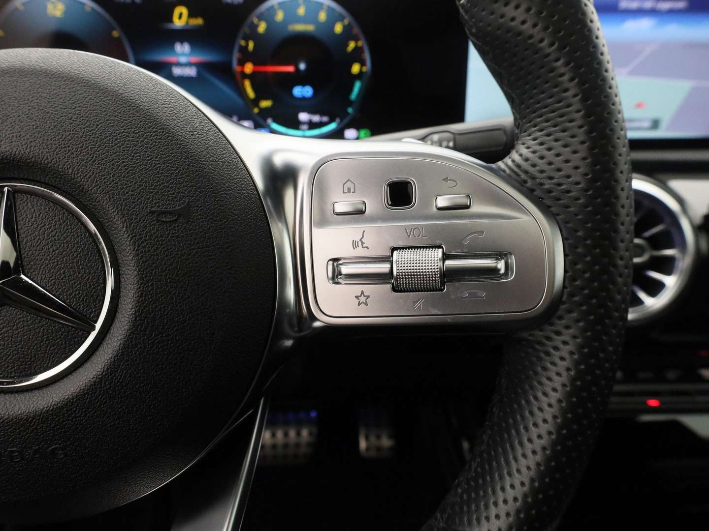 Mercedes CLA AMG Line 250 E - 2022 - Joinsteer - #17