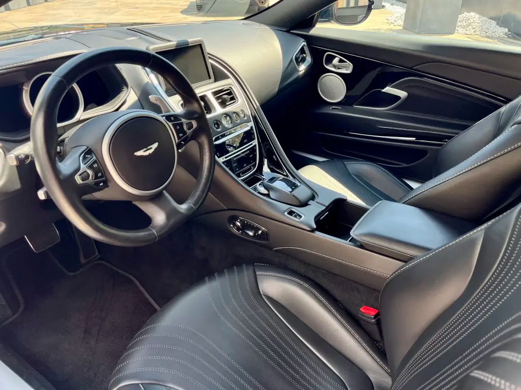 Aston Martin DB11 V8 Coupe 4.0 - 2020 - Joinsteer - #3