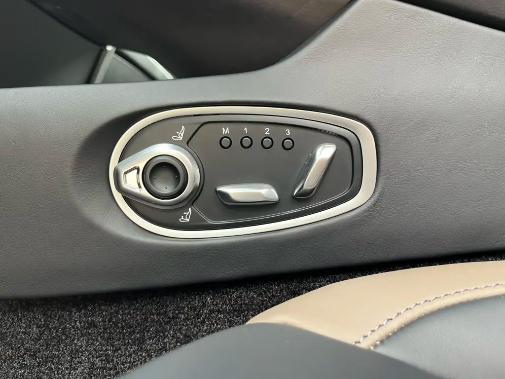 Aston Martin DB12 V8 Coupe 4.0 - 2024 - Joinsteer - #10