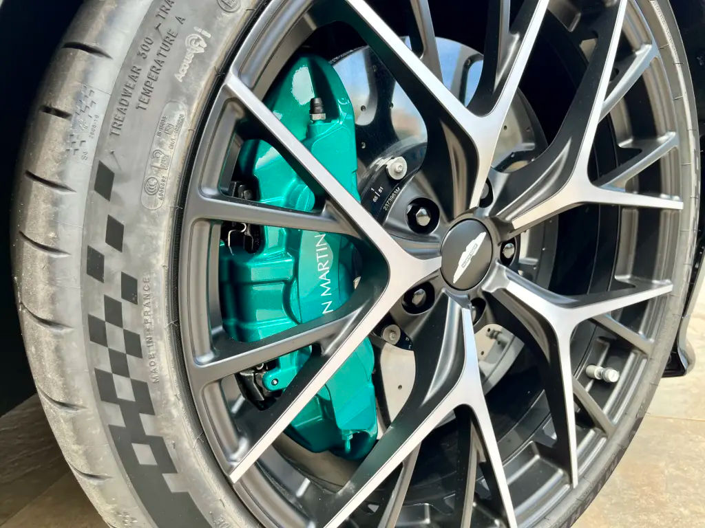 Aston Martin DB12 V8 Coupe 4.0 - 2024 - Joinsteer - #12