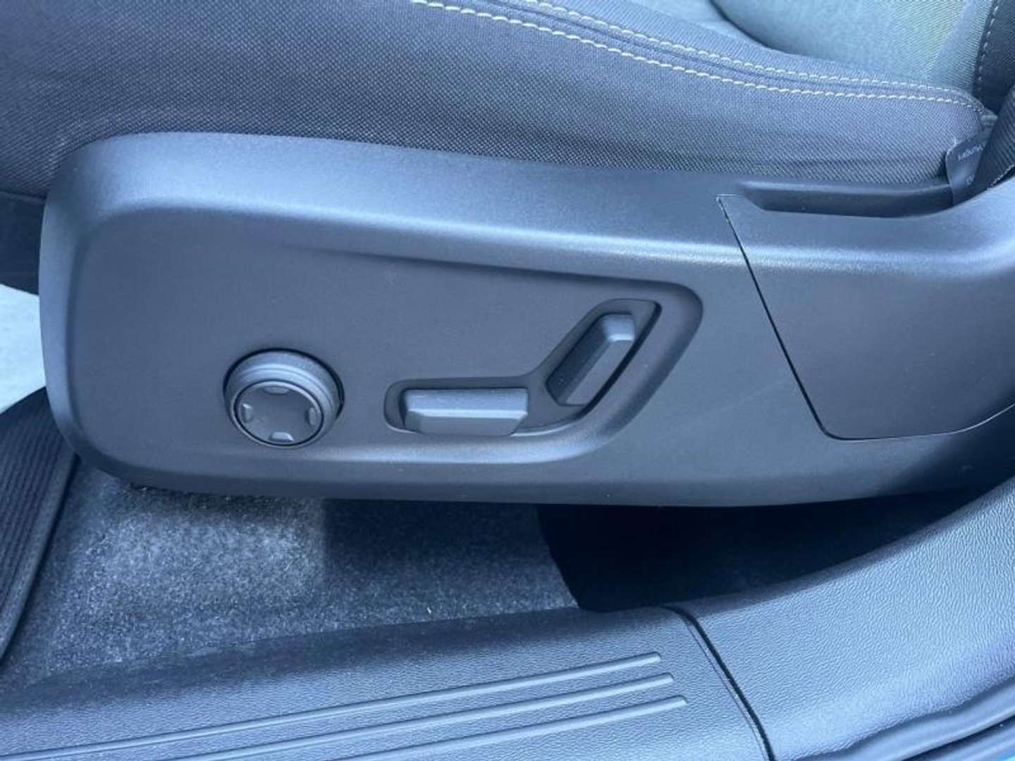 Volvo XC40 Plus B3 - 2023 - Joinsteer - #16