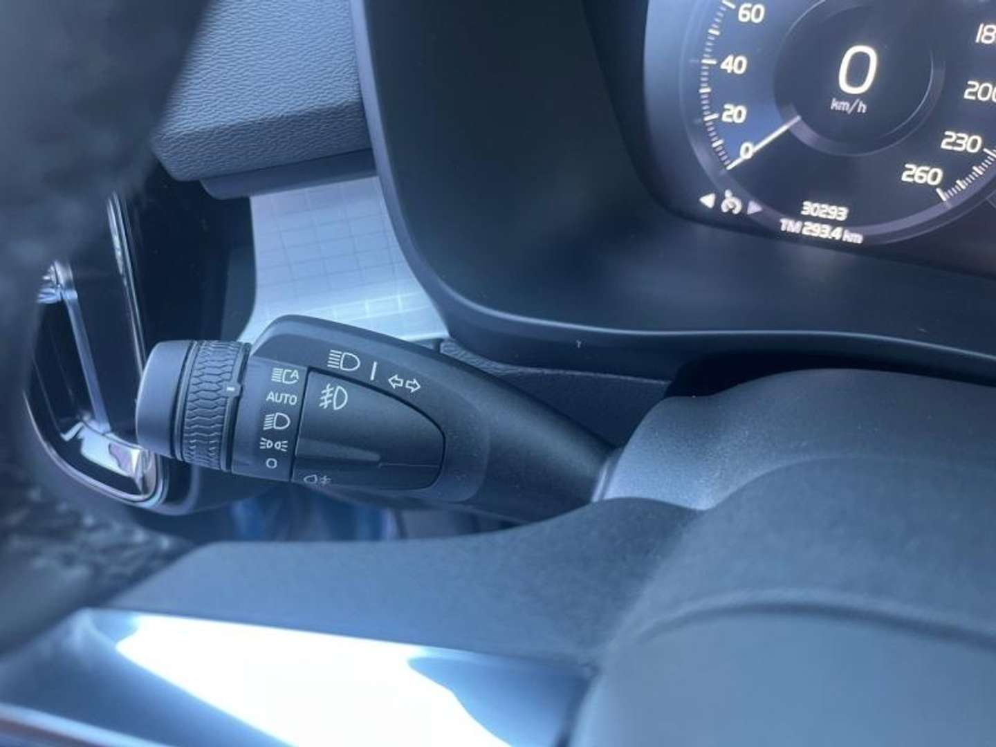 Volvo XC40 Plus B3 - 2023 - Joinsteer - #17