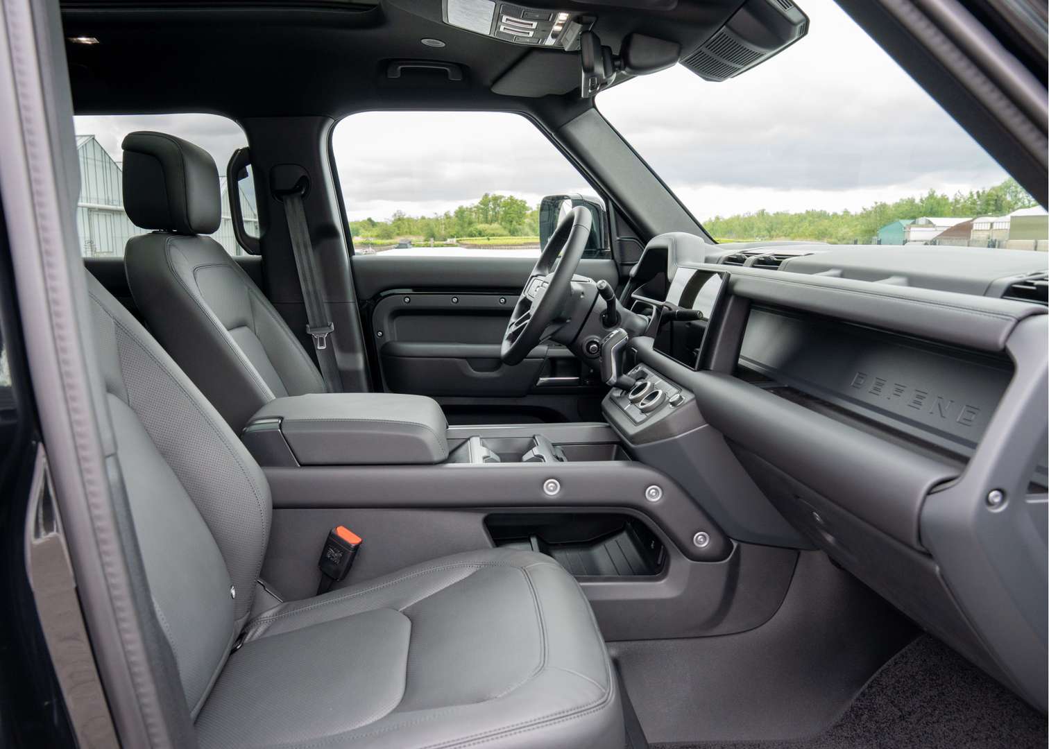 Land Rover Defender X-Dynamic HSE P300e - 2025 - Joinsteer - #13