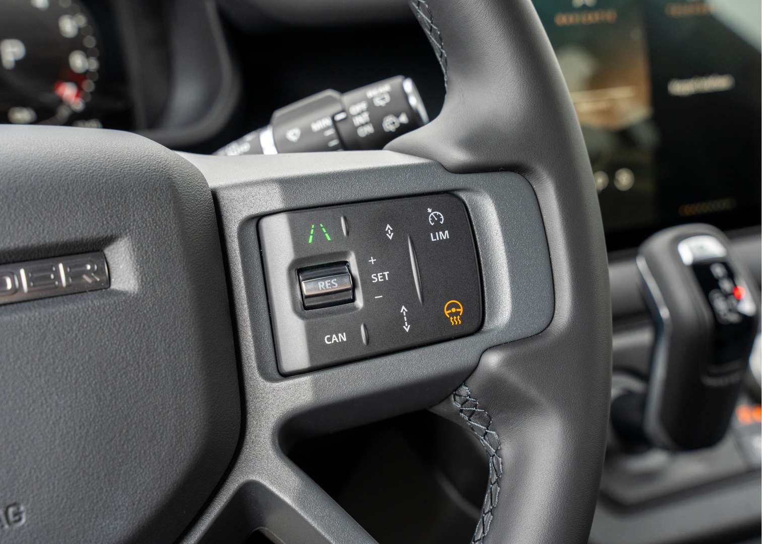 Land Rover Defender X-Dynamic HSE P300e - 2025 - Joinsteer - #19