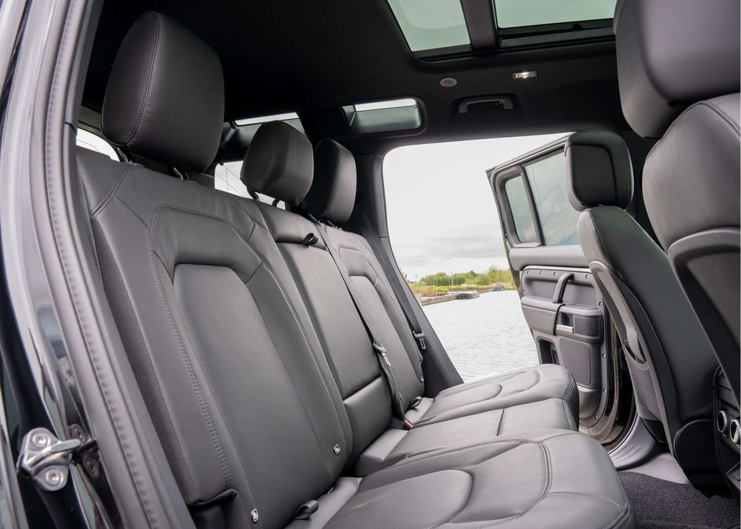 Land Rover Defender X-Dynamic HSE P300e - 2025 - Joinsteer - #20