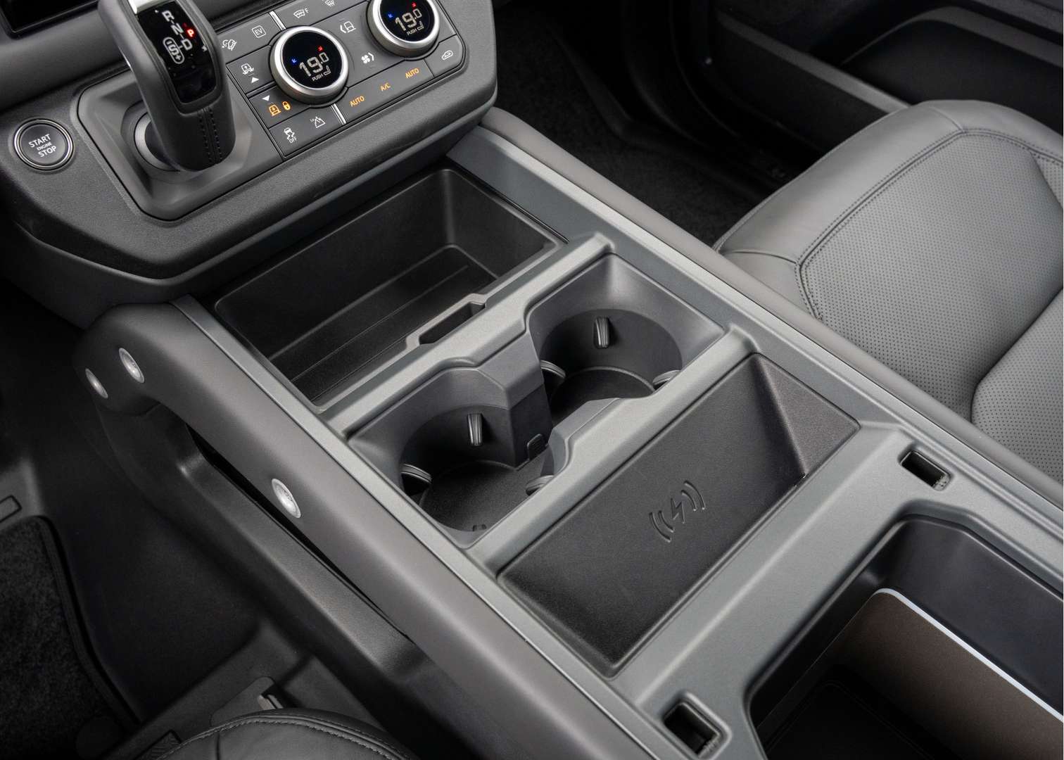 Land Rover Defender X-Dynamic HSE P300e - 2025 - Joinsteer - #23