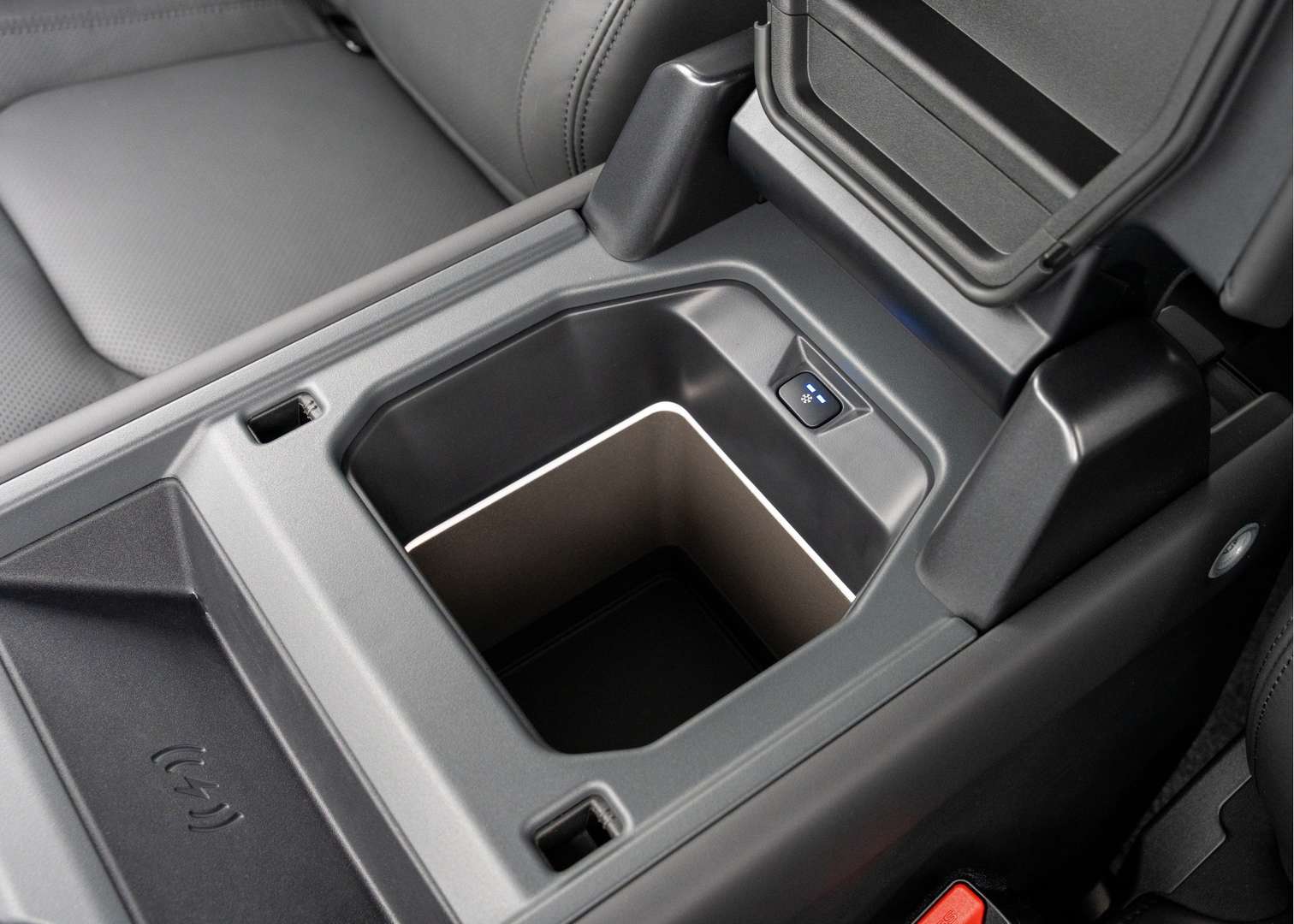 Land Rover Defender X-Dynamic HSE P300e - 2025 - Joinsteer - #24