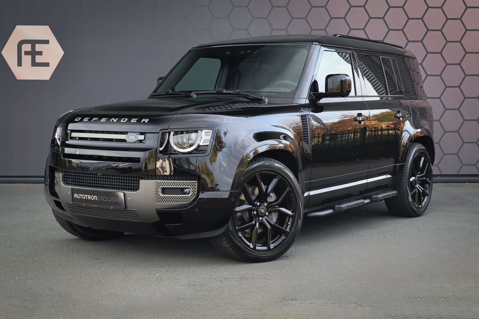 Land Rover Defender X-Dynamic SE P300e - 2025 - Joinsteer - #1