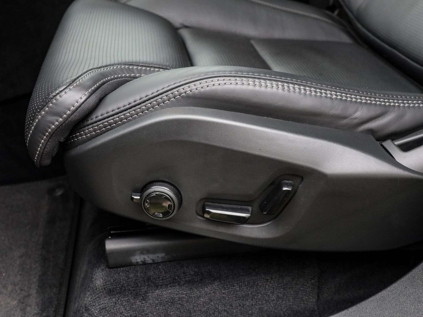 Volvo XC90 Ultra T8 Plug-In Hybrid - 2025 - Joinsteer - #13