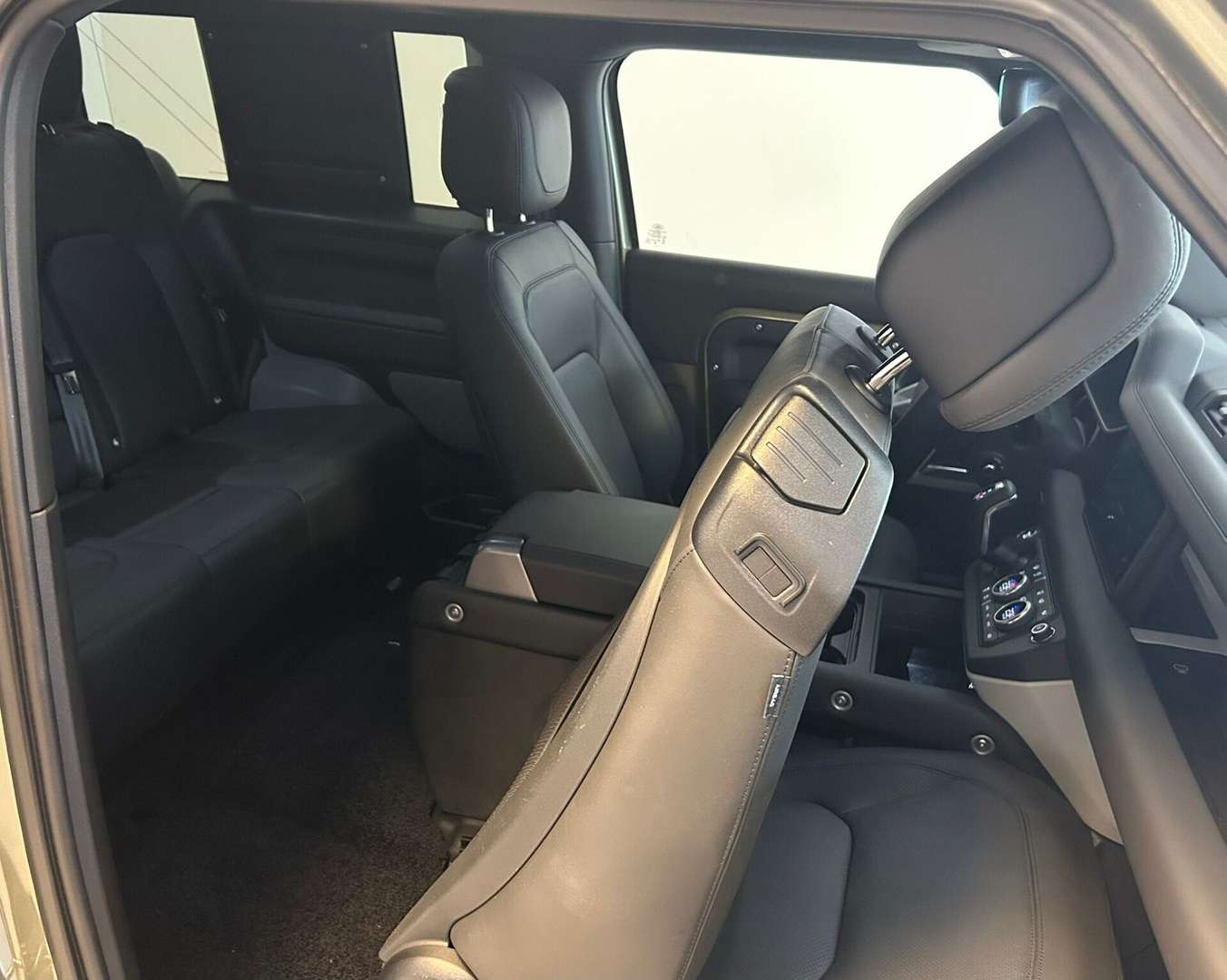 Land Rover Defender AWD 3.0D I6 - 2024 - Joinsteer - #9