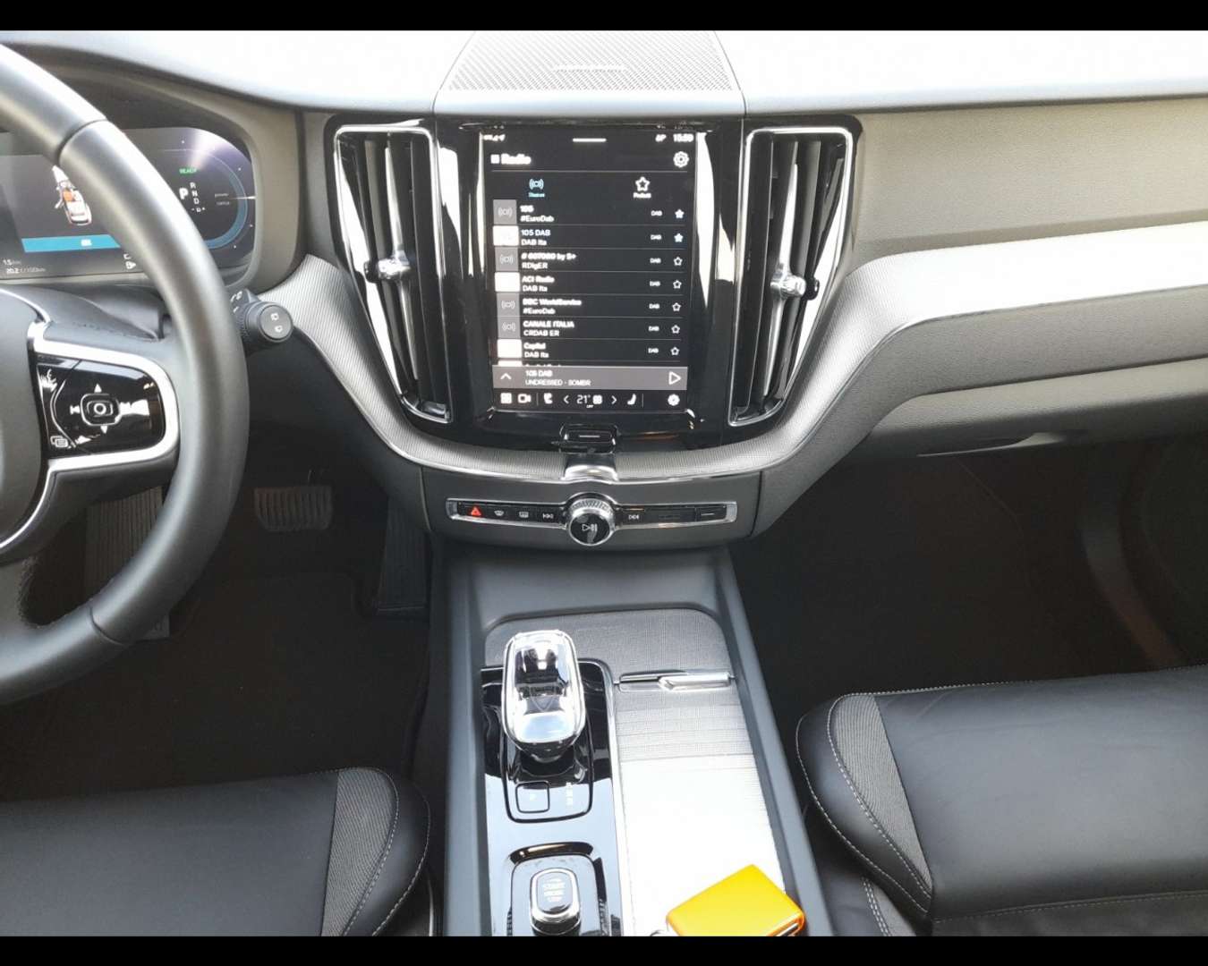 Volvo XC60 PLUS T6 PLUG-IN HYBRID - 2025 - Joinsteer - #11