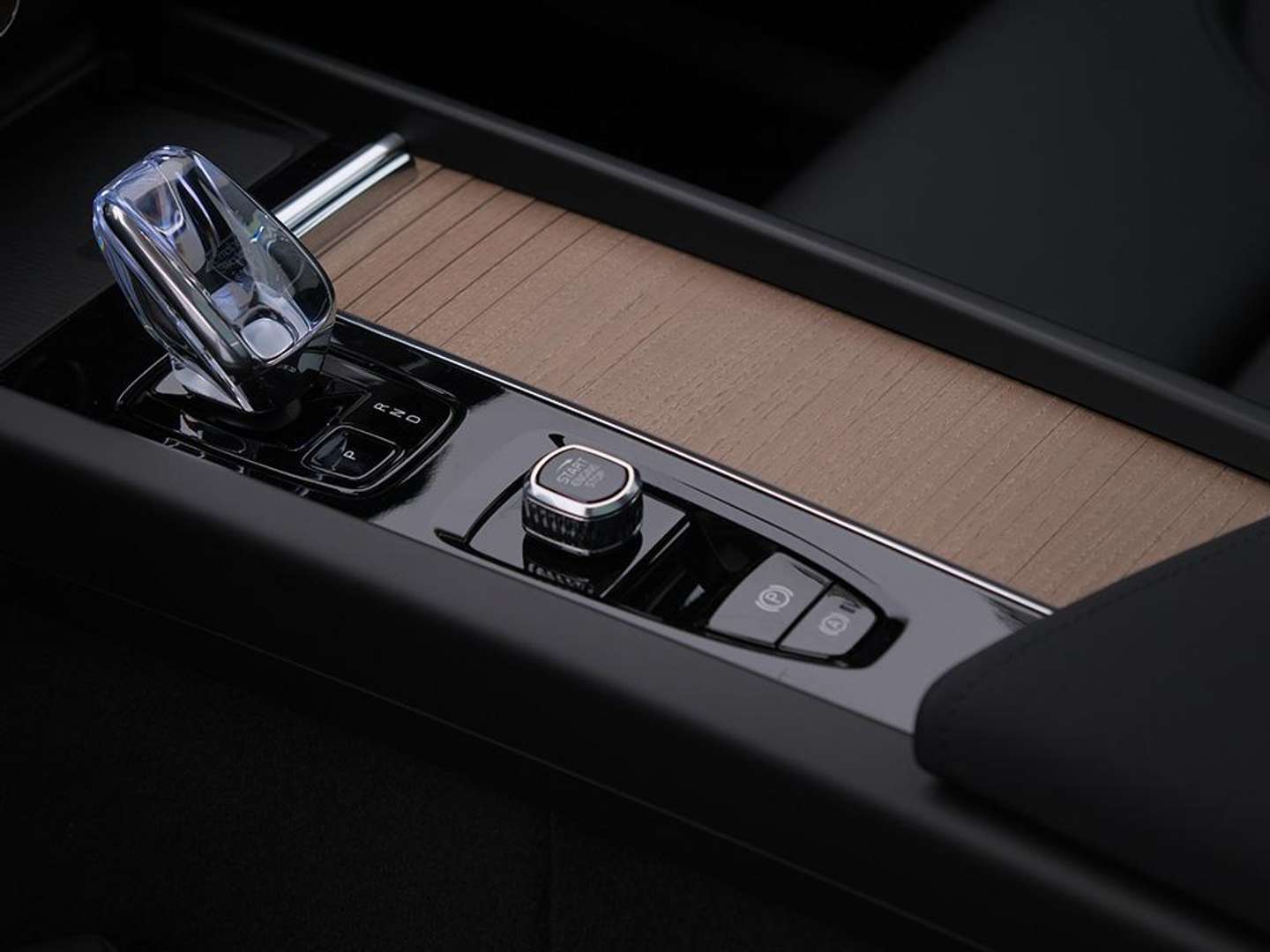 Volvo XC60 AWD T6 PHEV - 2025 - Joinsteer - #28