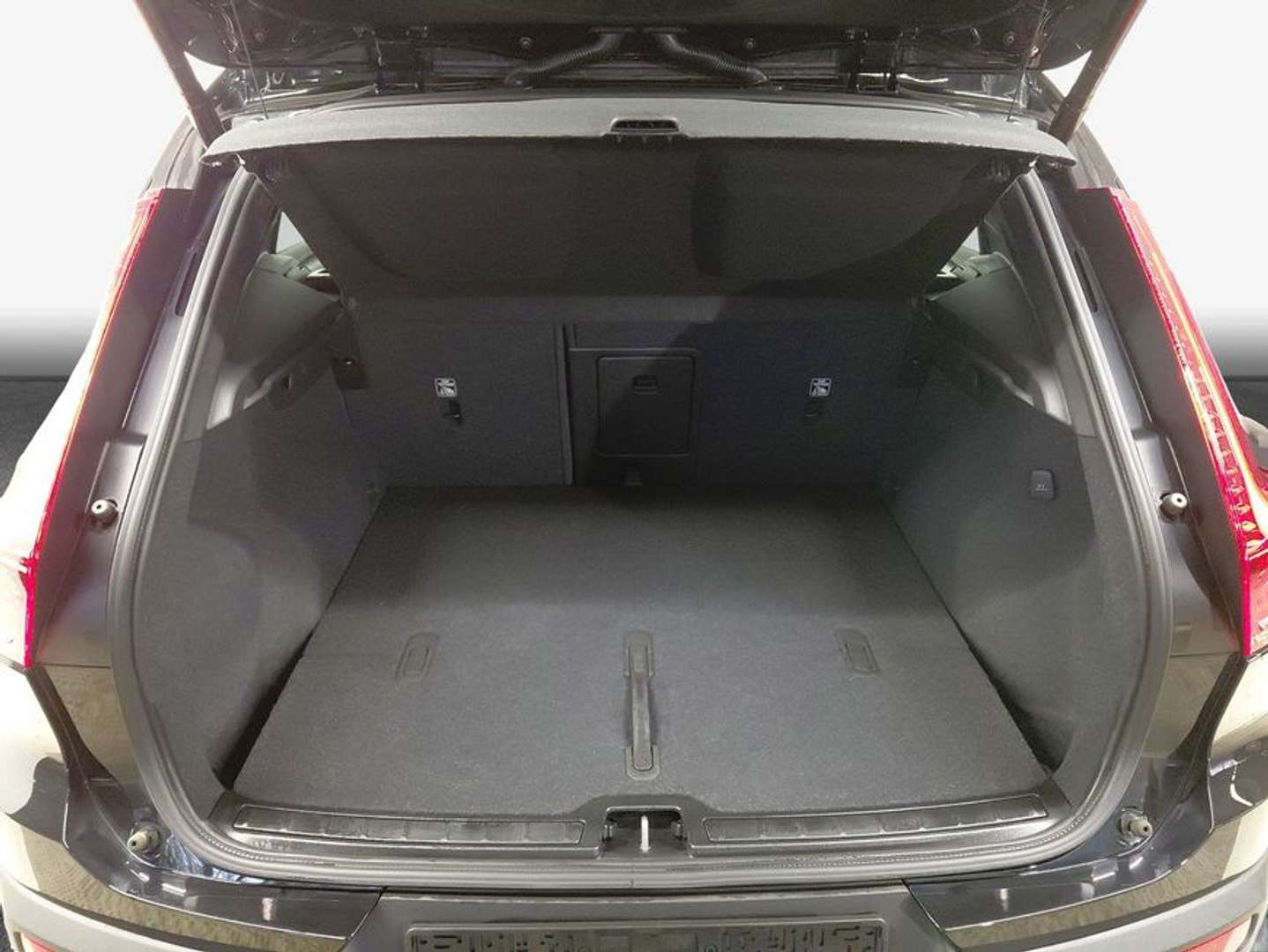 Volvo XC40 Core B3 - 2024 - Joinsteer - #8