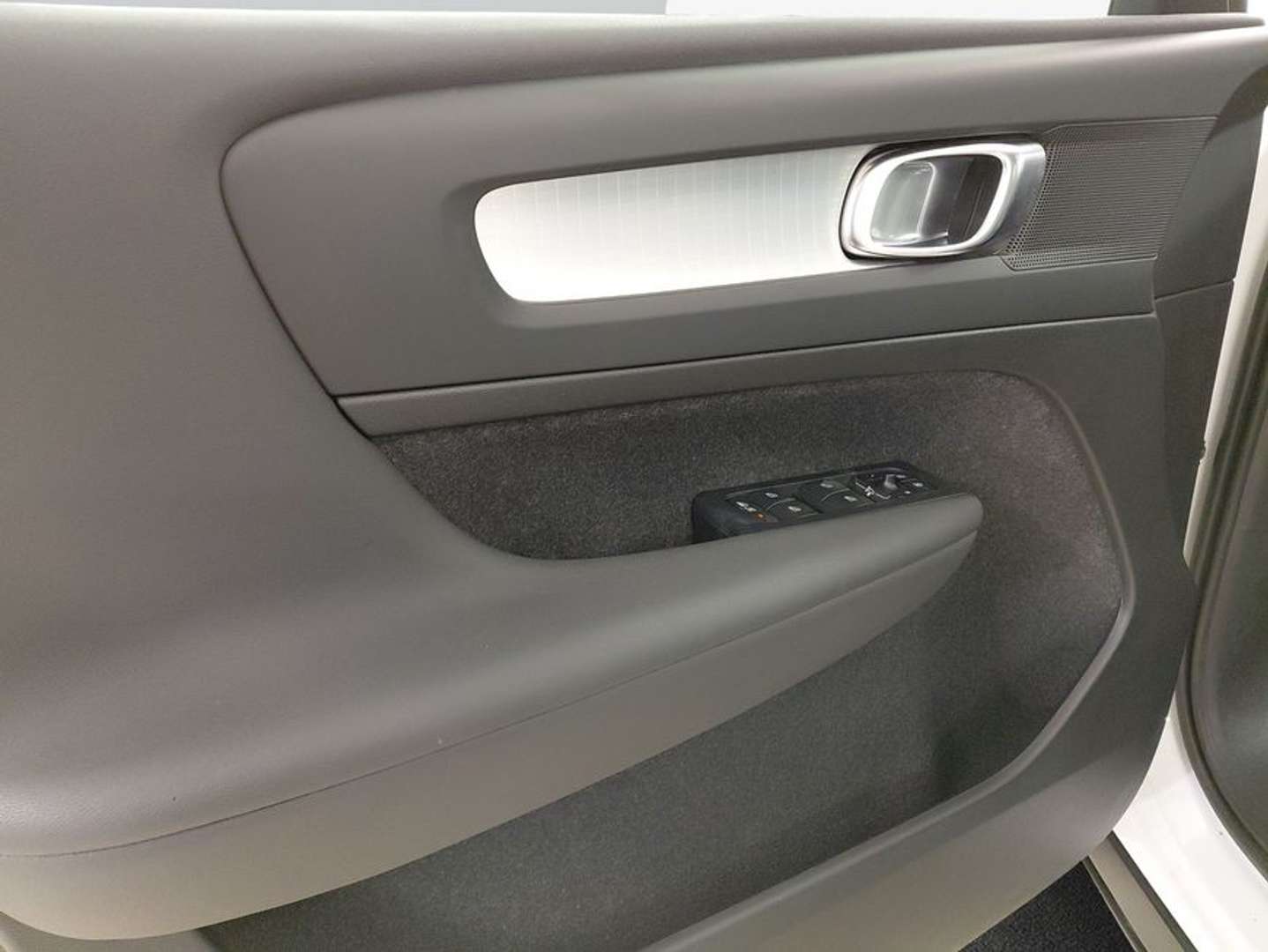 Volvo XC40 Core B3 - 2024 - Joinsteer - #15