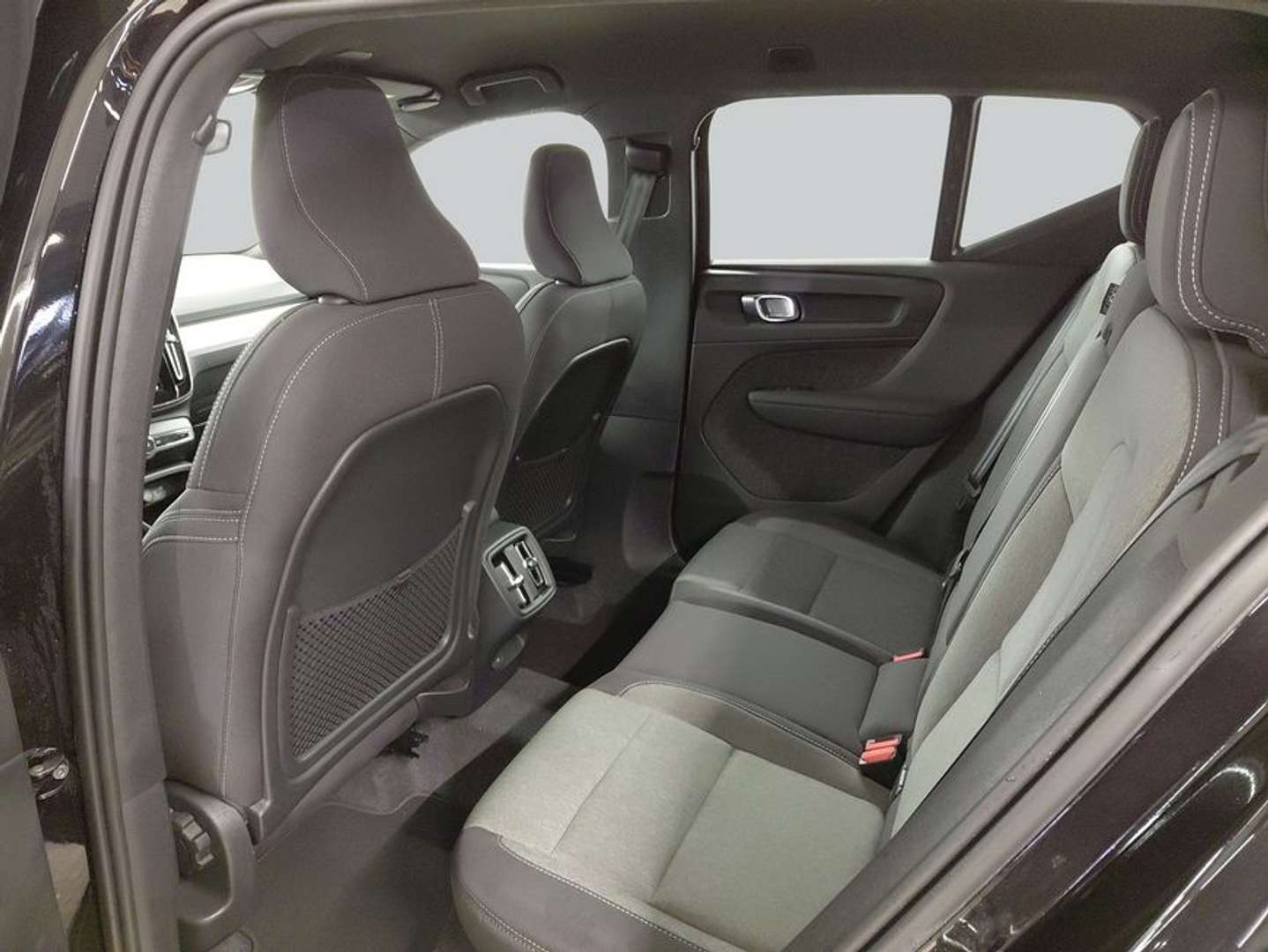 Volvo XC40 Core B3 - 2024 - Joinsteer - #10