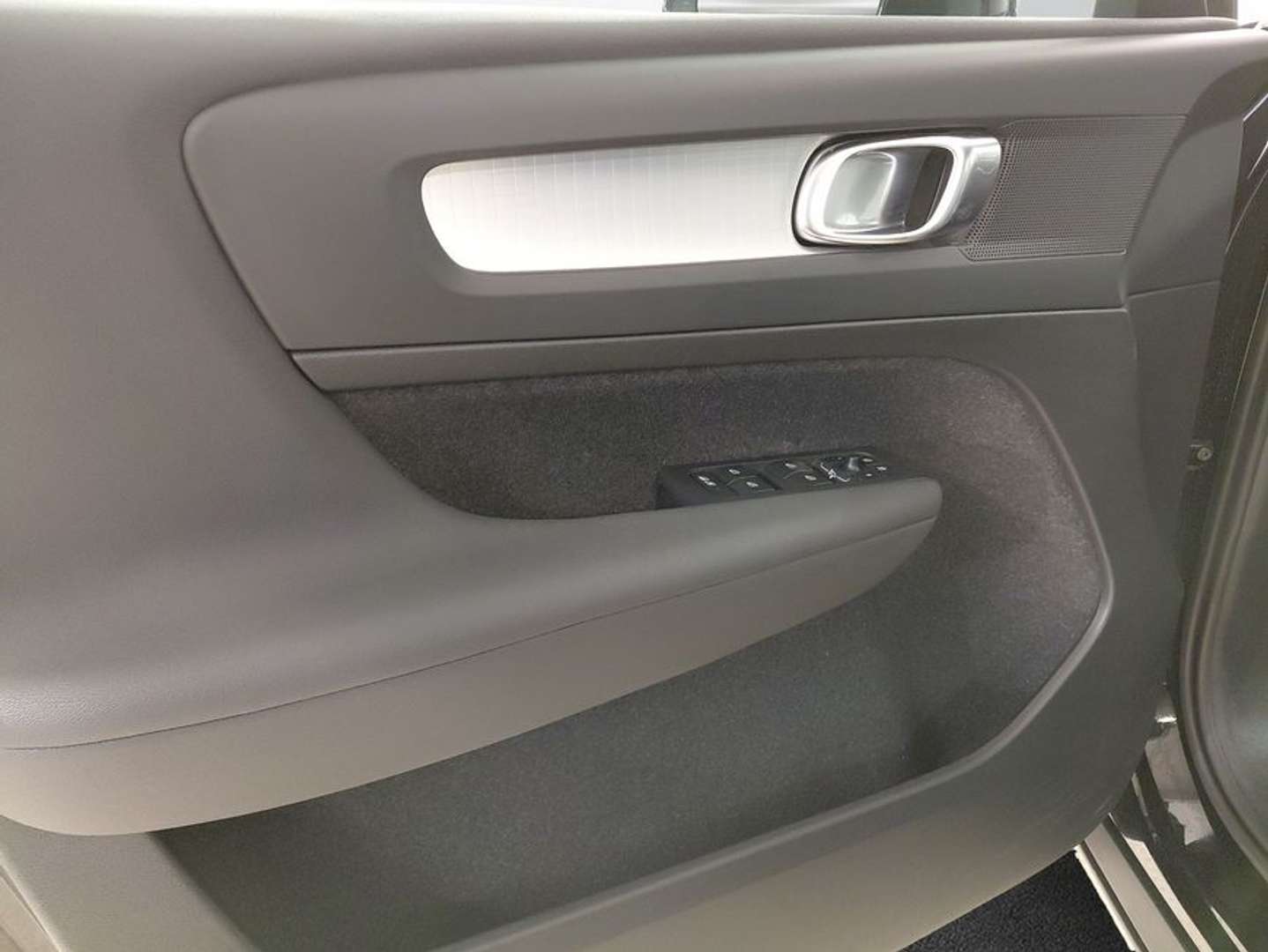 Volvo XC40 Core B3 - 2024 - Joinsteer - #15