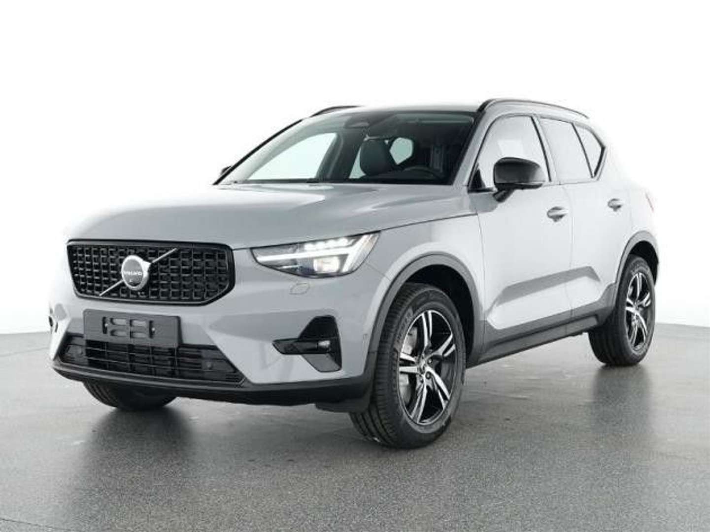 Volvo XC40 Plus B3 - 2025 - Joinsteer - #1