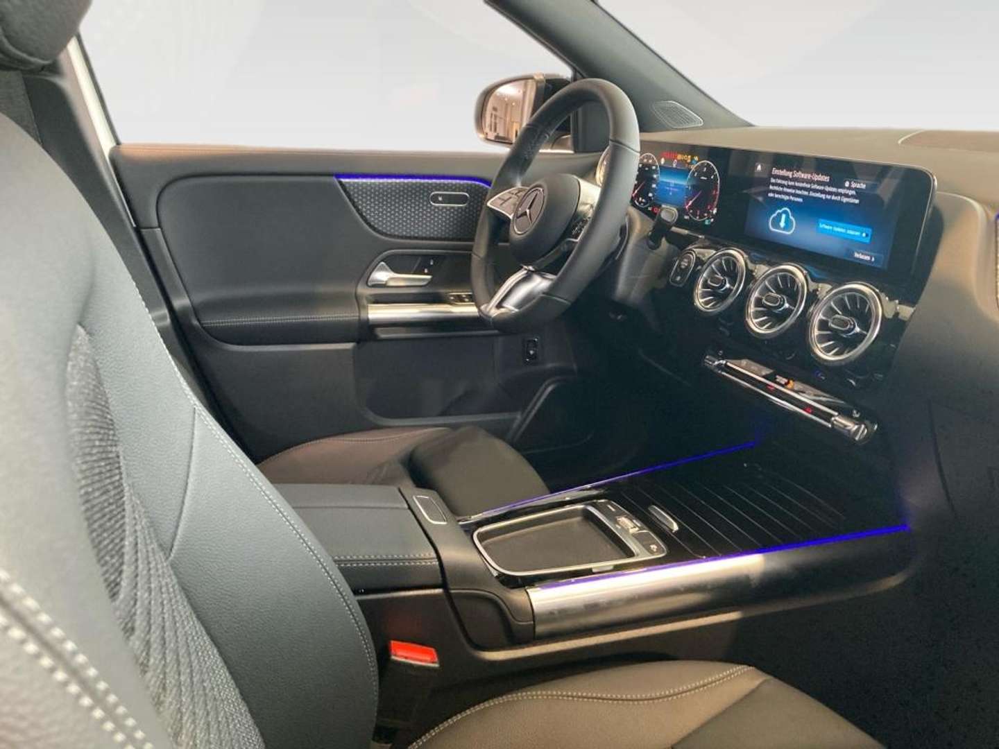 Mercedes GLA Progressive Line 200 D - 2025 - Joinsteer - #9