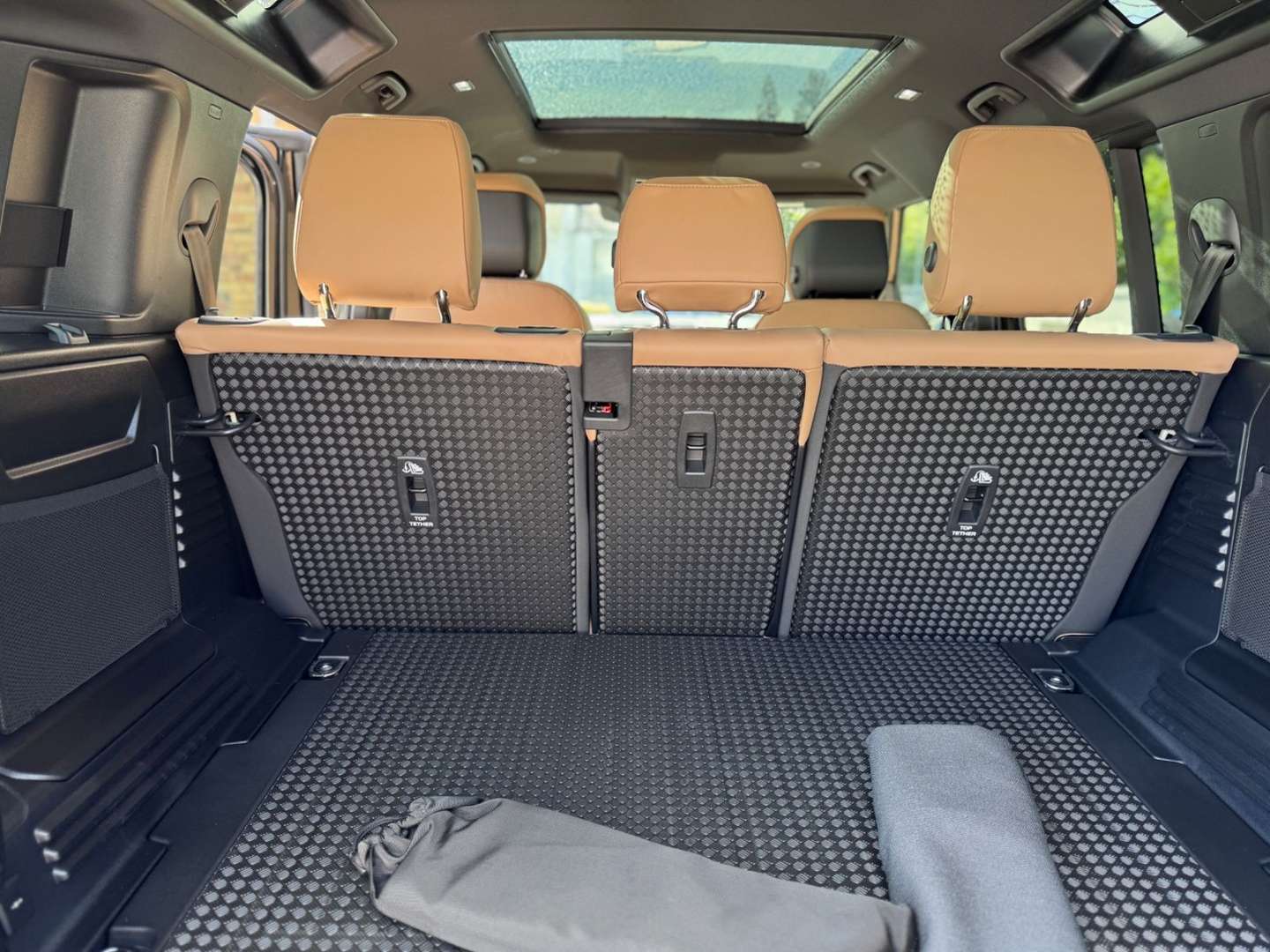 Land Rover Defender X-Dynamic HSE - 2025 - Joinsteer - #17