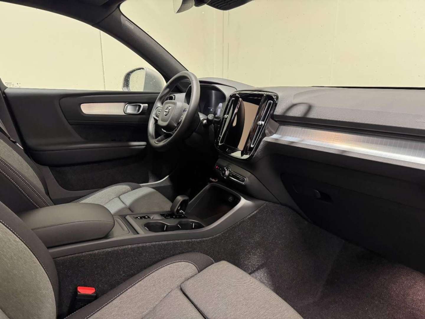 Volvo XC40 Core B3 - 2025 - Joinsteer - #4