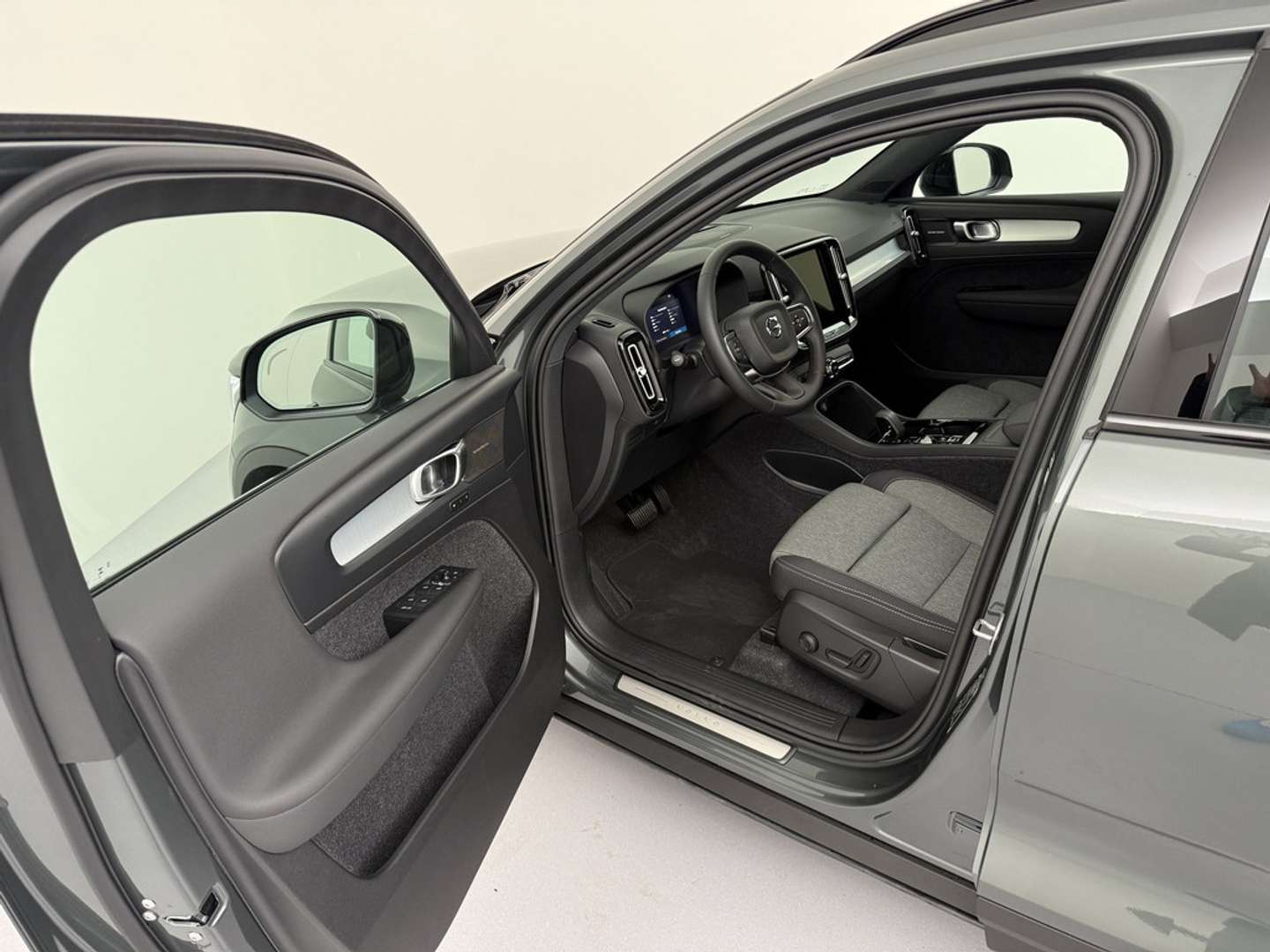 Volvo XC40 Plus B3 - 2025 - Joinsteer - #14