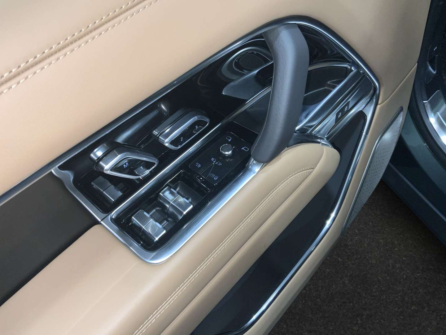 Land Rover Range Rover Autobiography P550e - 2025 - Joinsteer - #17