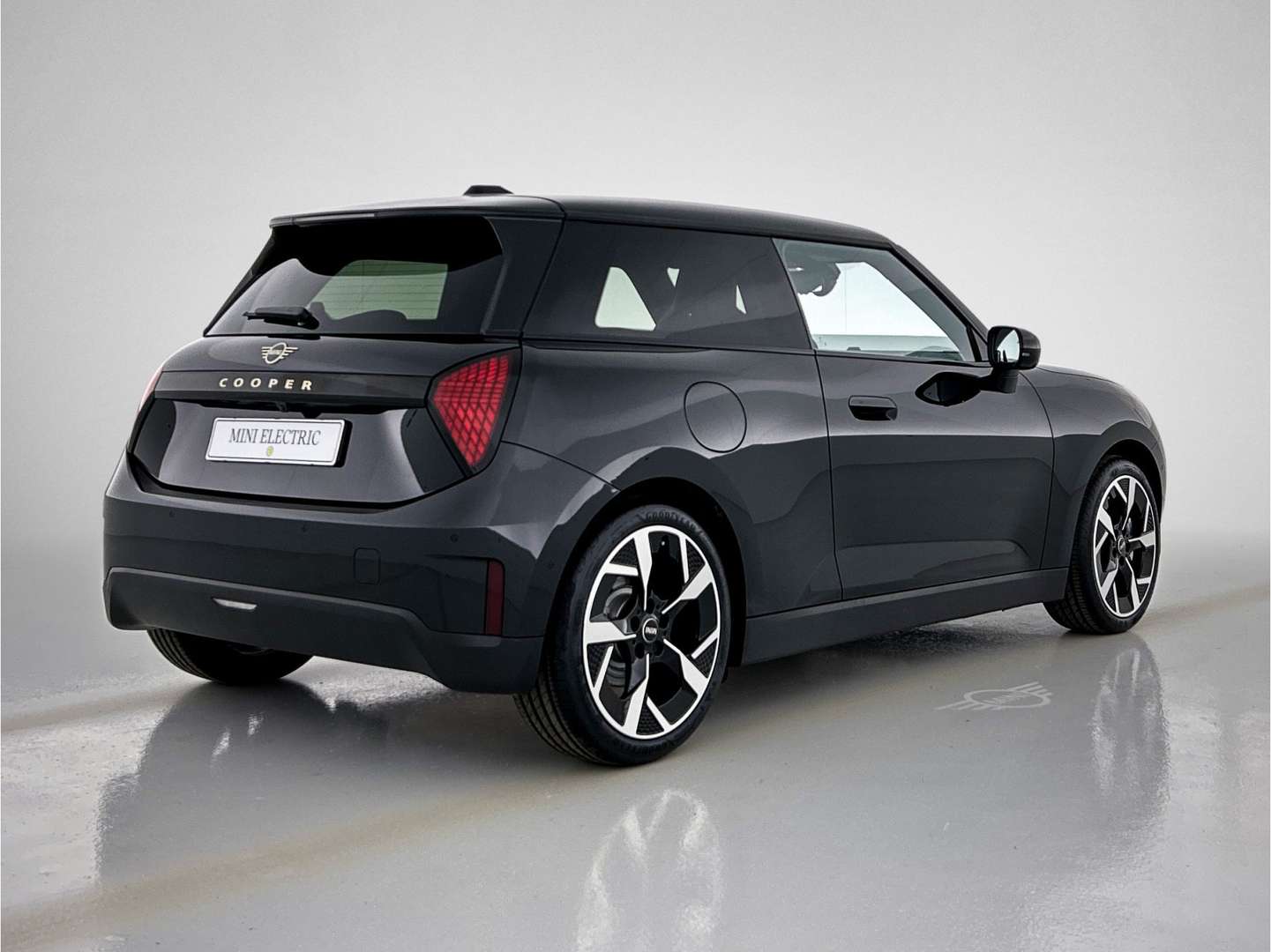 Mini Hatch Cooper E - 2025 - Joinsteer - #1
