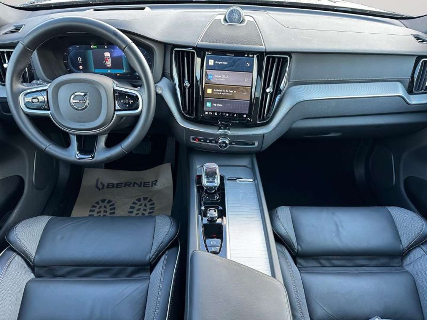 Volvo XC60 Ultra Black Edition B5 - 2025 - Joinsteer - #4